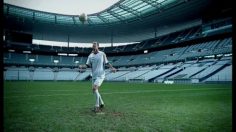 poster-10226-protection-sante-contre-les-leucodystrophies-zidane-contre-le-mur-236x132