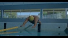 poster-16922-absolut-vodka-swimming-pool-236x132