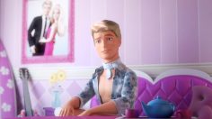 poster-21331-greenpeace-protection-environnement-barbie-c-est-fini-236x132