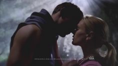 poster-22320-true-blood-saison-4-moonlight-in-a-jar-236x132