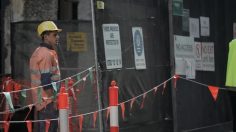poster-24928-snickers-aussie-builders-surprise-public-with-loud-empowering-statements-236x132