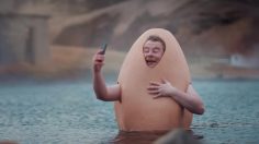 poster-29852-icelandair-mikey-the-egg-236x132